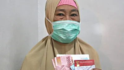 2 Bansos Cair Serentak Hari Ini, Saldo Sudah Masuk ATM dan Bisa Ditarik!