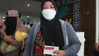 Bantuan sosial (bansos).