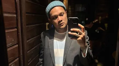 Virgoun Tampak Sedang Foto Selfie