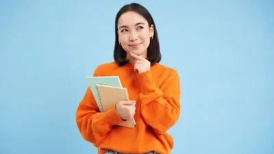 Ilustrasi 5 skill wajib bagi mahasiswa yang berguna untuk dunia kerja.