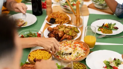 6 Kebiasaan yang Jangan Pernah Dilakukan Setelah Makan, Ternyata Masih Banyak yang Melakukannya Loh!