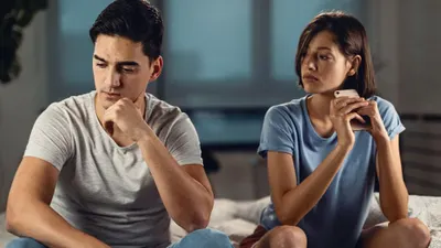 Dalam artikel ini, kita akan membahas empat faktor utama yang sering menjadi silent killer dalam hubungan. Mari simak!