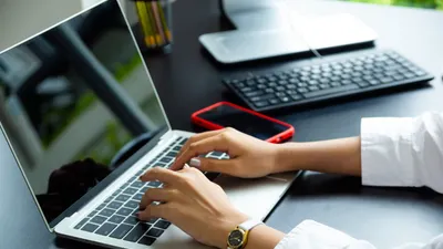 Ilustrasi laptop harga Rp4 jutaan.
