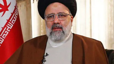 Presiden Iran Ebrahim Raisi dilaporkan meninggal dunia di usia 63 tahun akibat kecelakaan helikopter.
