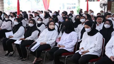 Jawaban dari pertanyaan tersebut saat ini sedang banyak dinantikan oleh para pelamar yang sedang berjuang dalam seleksi PPPK 2024.