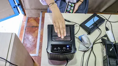 Apabila sudah pindah domisili atau tempat tinggal, bisa membuat SKTT atau Surat Keterangan Tempat Tinggal.