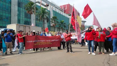 Kurir J&amp;T Gelar Aksi Unjuk Rasa