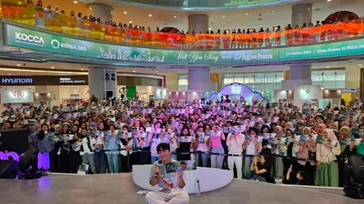 Penyanyi solo muda asal Korea, Pagaehun, saat tampil dalam acara 'Will You Sing with Pagaehun' yang diselenggarakan oleh KOREA 360 berkat kolaborasi  antara KOCCA Indonesia dan WITHMUU Indonesia.