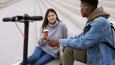  3 Perbedaan Orang yang Friendly dan Genit