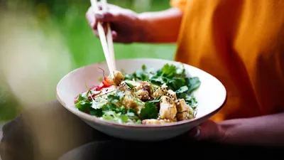 Lalu apa saja ide usaha makanan diet yang sehat dan kekinian? beriku ini adalah daftar lengkapnya. Simak, yuk!