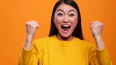 Dalam indeks kebahagiaan warga DKI Jakarta terlihat adanya penurunan dalam 8 tahun terakhir.
