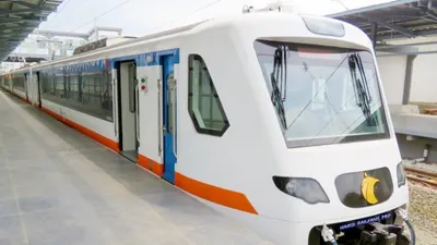 Jumlah perjalanan MRT dan LRT mengalami penurunan, sementara jumlah unit bus Transjakarta yang beroperasi justru meningkat.