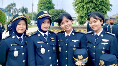 Taruni Sekolah Kedinasan