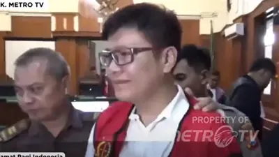 Masyarakat geram kepada 3 hakim yang menjatuhkan vonis bebas kepada Ronald Tannur di Pengadilan Negeri Surabaya.