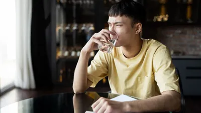 Ilustrasi Minum Air
