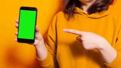 Ilustrasi Green Screen iPhone 13