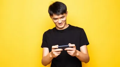 Ilustrasi Main Game di HP