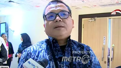 Ada risiko terburuk yang terjadi apabila DPR dan pemerintah tetap berusaha untuk menganulir dua putusan MK yang bersifat mutlak dan mengikat