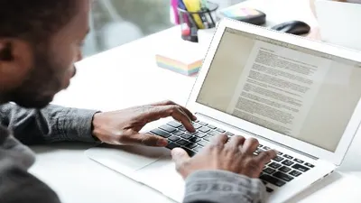 Cara mengubah file audio menjadi teks dalam waktu singkat  hanya menggunakan website sederhana.  Membuat kerjaan cepat selesai. 