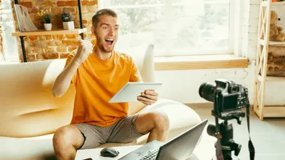 Ilustrasi alat konten untuk menjadi content creator.