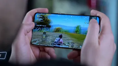 Realme 12 Pro Plus menawarkan performa handal, kamera mumpuni, dan fitur kelas menengah terbaik, ideal bagi pengguna multitasking.