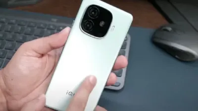 Di balik kelebihan-kelebihan yang dimilikinya, IQOO Z9 5G juga memiliki kekurangan, berikut adalah detailnya.
