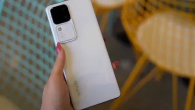 Vivo V30 5G.