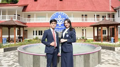 Ribuan calon mahasiswa baru bersaing ketat agar dapat diterima di perguruan tinggi negeri atau swasta terbaik di Jawa Barat.