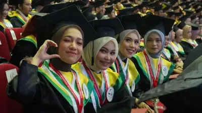 Fakultas di UNHAS Ini Punya Masa Depan Cerah, Kurang dari Sebulan Semua Lulusannya Sudah Kerja Lho!