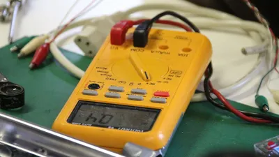 Ilustrasi jurusan teknik paling mudah ditembus di Universitas negeri Jakarta (UNJ) salah satunya Pendidikan Vokasional Teknik Elektronika