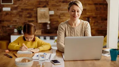 Ilustrasi Waspada terhadap ibu rumah tangga sebagai target utama penipuan online