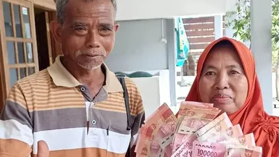 Ini dia daftar bamsos yang cair di bulan Oktober 2024 selain PKH dan BPNT yang dikutip dari YouTube Sukron Channel.