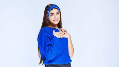 Ilustrasi 8 sifat kepribadian orang yang suka warna biru. 