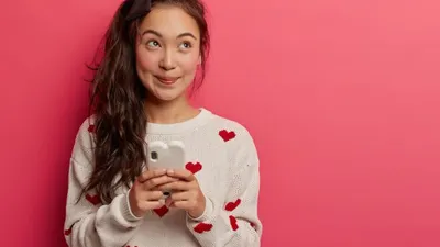 Ilustrasi 10 tips jitu agar cewek ngechat kamu duluan