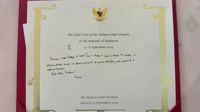 Paus Fransiskus Tulis Pesan di Buku Tamu Presiden Jokowi dalam Bahasa Italia, Ini Maknanya