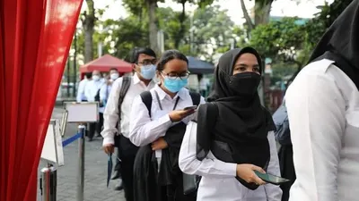 Salah satu persiapan yang harus dilakukan peserta adalah manajemen waktu serta paham kewajiban saat mengerjakan tes SKD.