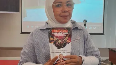 Nasabah PNM Mekaar Lisa Rosanti berkomitmen untuk mengusung produk rendangnya menjadi pemain di negeri sendiri.