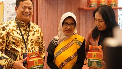 Nasabah binaan PNM Mekaar Cirebon, Yani Risnawati sempat merasa hidupnya berakhir ketika Ia terserang stroke.