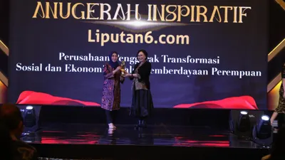 Direktur Utama PNM Arief Mulyadi didapuk sebagai tokoh yang berperan besar dalam mendorong PNM sebagai perusahaan penggerak transformasi sosial dan ekonomi melalui pemberdayaan perempuan.