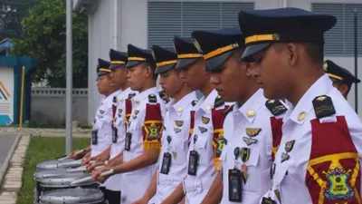 Taruna Sekolah Kedinasan