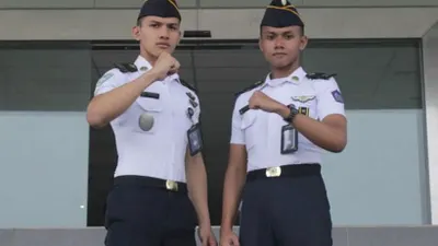 Taruna Sekolah Kedinasan