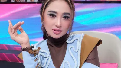 Dewi Perssik soal isu pernah jadi mantan Ahmad Dhani 