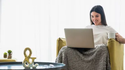 4 Ide Kerja Freelance dari Rumah yang Cocok untuk IRT, Siap-siap Cuan Berlimpah!