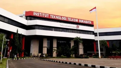 Potret gedung utama Institut Teknologi Telkom Surabaya
