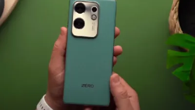 Infinix Zero 30 tampil premium dengan layar 120 Hz dan kamera 108 MP, meski tanpa audio jack, slot microSD, dan lensa ultrawide.