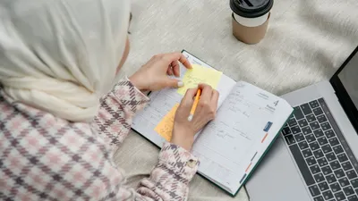 Dalam artikel ini, mari membahas delapan jurusan kuliah yang direkomendasikan bagi siswa yang tertarik dengan aspek sosial dan budaya.