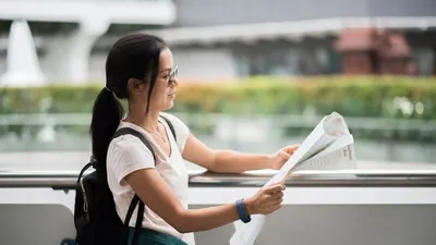 Karena kamu bisa mendapatkan beragam ilmu melalui jurusan kuliah yang kamu ambil dan masih tetap bisa melakukan traveling.