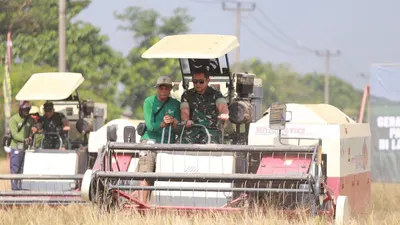 Wujudkan Ketahanan Pangan Nasional, Pangdam III/Slw Dampingi Kasad Panen Raya Padi