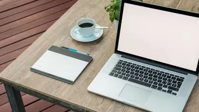 Ilustrasi laptop tipis dan ringan dengan performa terbaik.