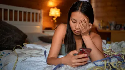 Masalah lag ini ternyata tidak hanya dialami oleh pengguna Android saja, melainkan para user iPhone juga bisa mengalaminya.